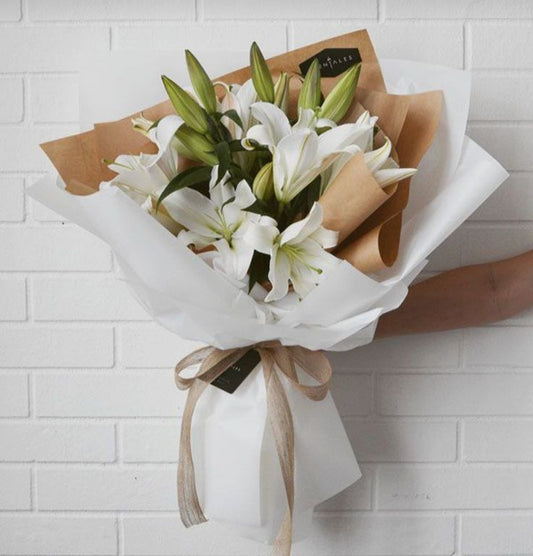 Pure White Lily Bouquet – A Symbol of Elegance and Purity